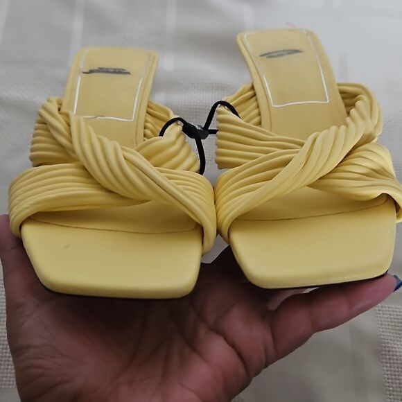 Yellow Women's Shoes - Picture 14 of 16